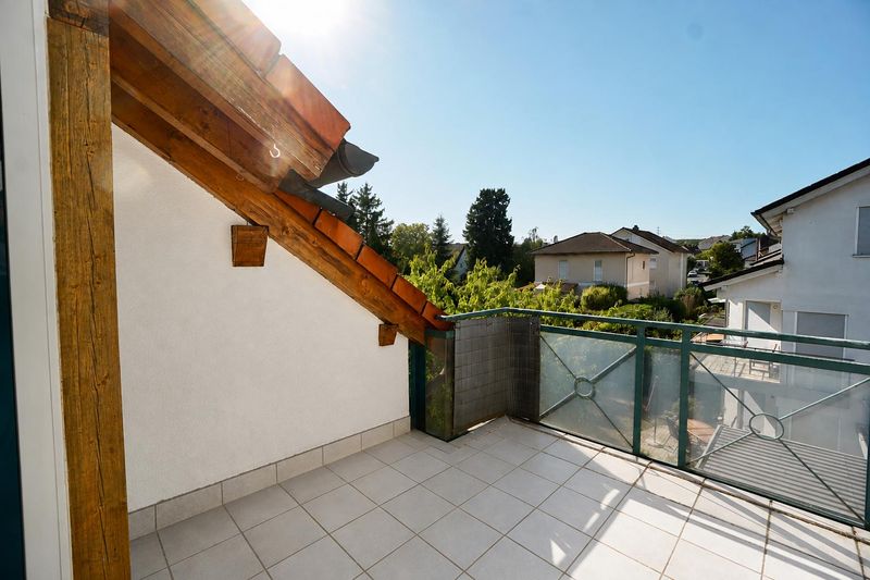 Lichtdurchflutete Maisonette-Wohnung mit gutem Raumschnitt